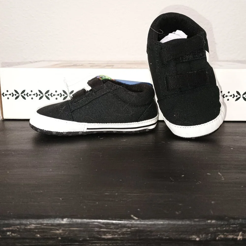 NWT Baby Sneaker, 4T